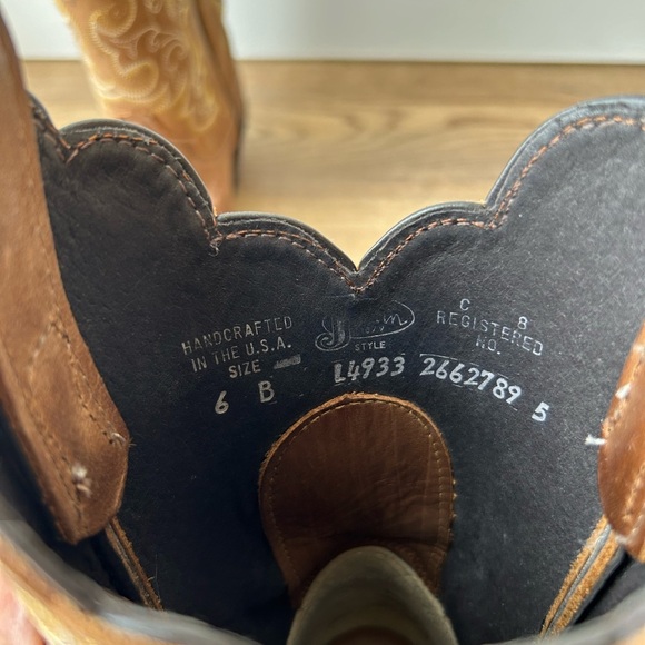 Justin Boots Brown Heeled Western Boots - Picture 3 of 3